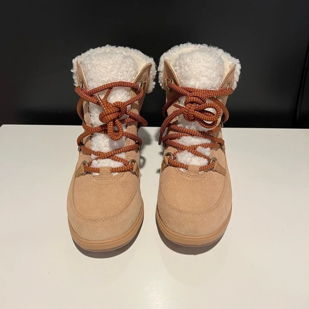 NWOT Sorel Evie Wedge Bootie